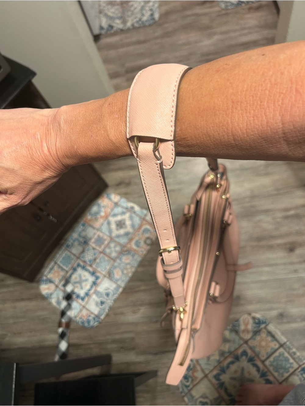 TUMI Blush Pink Varek Park Leather Tote/Laptop Bag with Adjustable Strap - Picture 15 of 16